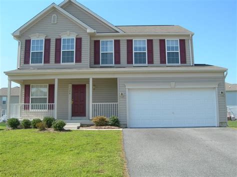 It features top-of-the-line appliances, granite countertops, ample cabinet space, and a center island. . Homes for rent in delaware